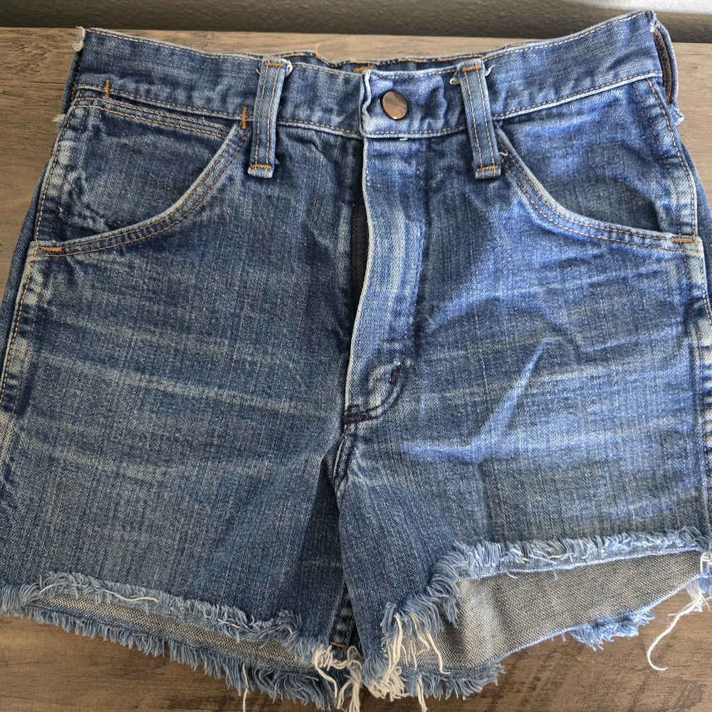 Maverick Blue Distressed Denim Shorts with Raw Hem‎ sz 14R